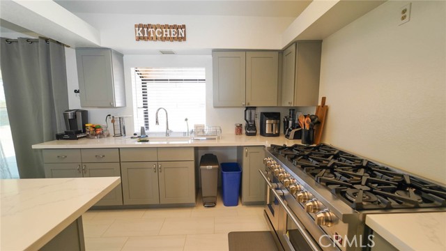 Detail Gallery Image 12 of 29 For 12101 Hinson St, Moreno Valley,  CA 92555 - 4 Beds | 2 Baths