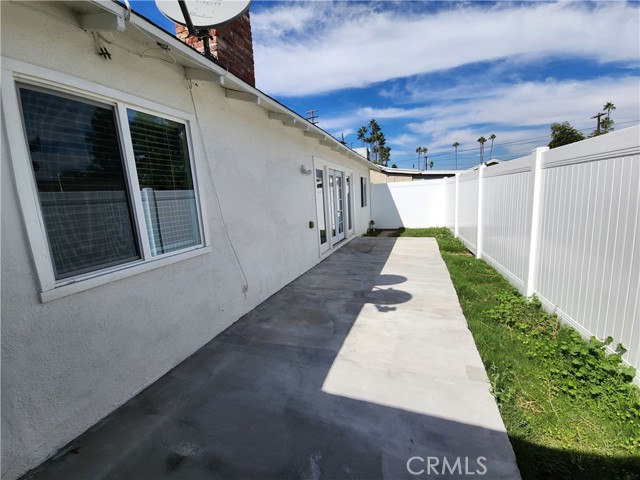 10450 Balboa Boulevard, Granada Hills CA: https://media.crmls.org/medias/6f57feec-b66e-4f49-aee1-ee60ff2a8dc4.jpg