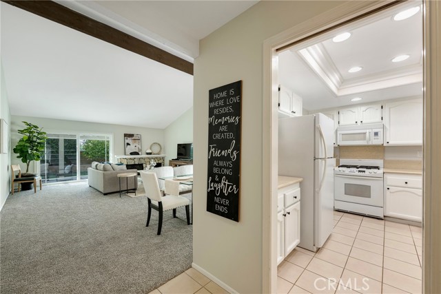 Detail Gallery Image 10 of 48 For 21182 via Este, Yorba Linda,  CA 92887 - 2 Beds | 2 Baths