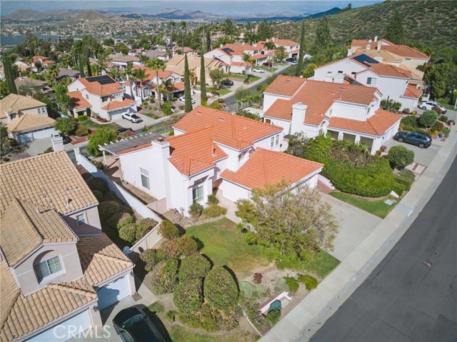 12 Bella Lucia, Lake Elsinore CA: https://media.crmls.org/medias/6f58dfd7-a59a-4207-a091-3209559e32ad.jpg