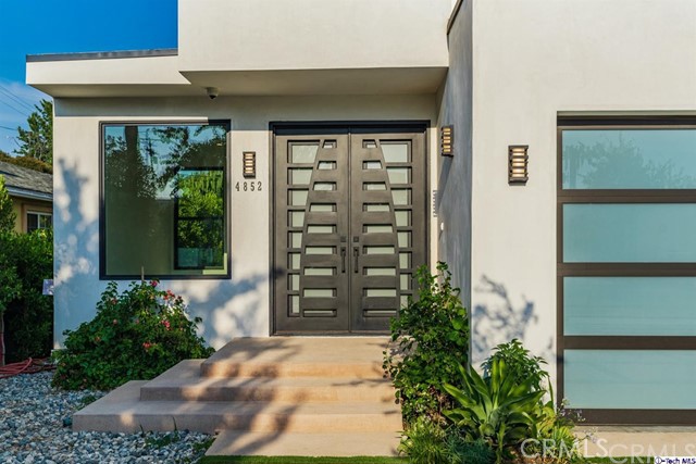 4 Bed Home for Sale in Los Angeles, California