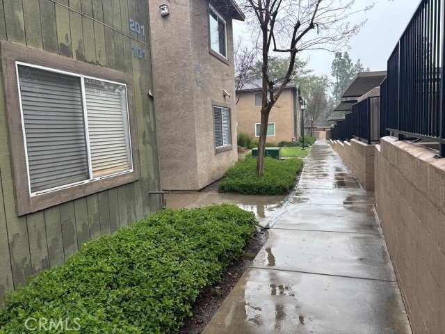 Detail Gallery Image 4 of 17 For 2608 Avenida Del Vista #102,  Corona,  CA 92882 - 1 Beds | 1 Baths