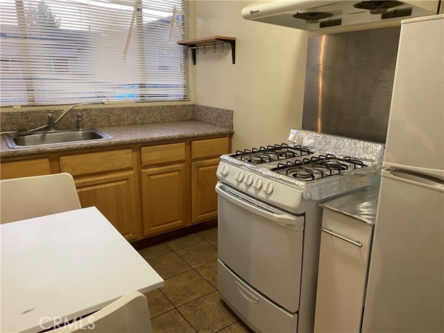 18219 Rayen Street, Northridge CA: https://media.crmls.org/medias/6f59b7b3-e0dc-418e-b5ee-1c8f458b4f24.jpg