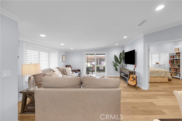 Detail Gallery Image 8 of 51 For 1671 Interlachen 285l,  Seal Beach,  CA 90740 - 2 Beds | 2 Baths