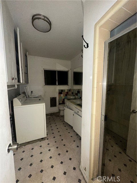10810 Woodley Avenue, Granada Hills CA: https://media.crmls.org/medias/6f5ba341-7b92-4d8f-8ff6-04fbf3789893.jpg