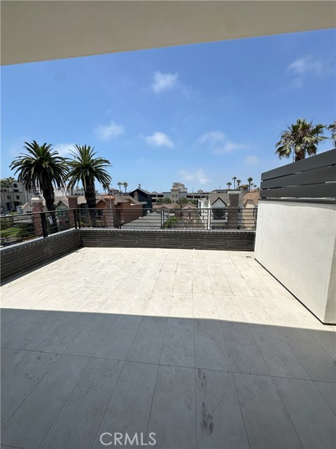 Detail Gallery Image 33 of 36 For 230 2nd St, Huntington Beach,  CA 92648 - 3 Beds | 3/2 Baths
