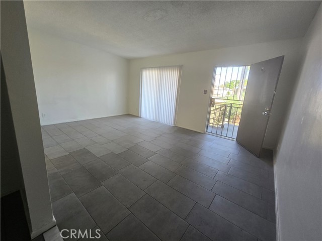 Detail Gallery Image 2 of 6 For 2017 E Whiting Ave #H,  Fullerton,  CA 92831 - 1 Beds | 1 Baths