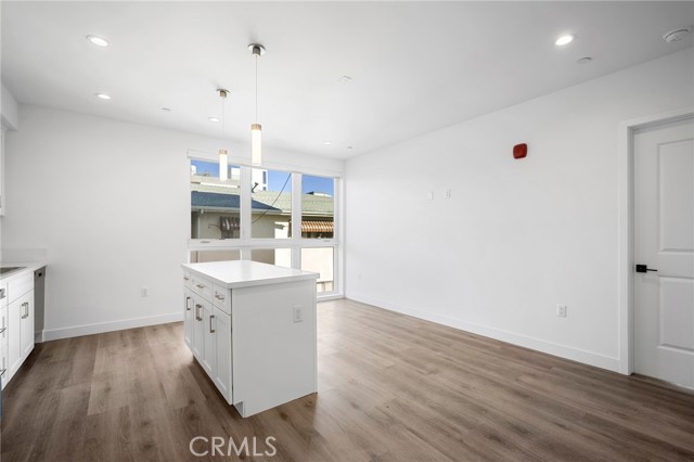 Detail Gallery Image 6 of 21 For 10657 Moorpark St #204,  North Hollywood,  CA 91602 - 2 Beds | 1 Baths