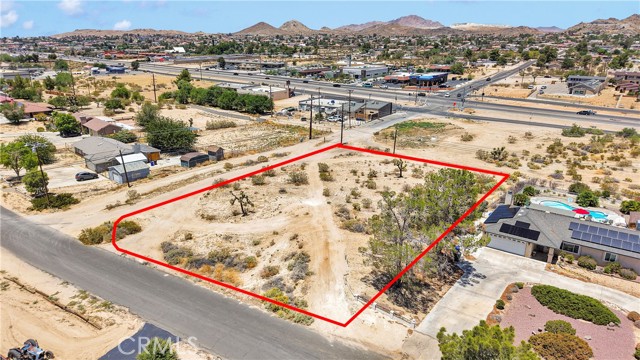 Detail Gallery Image 6 of 13 For 18924 Symeron Rd, Apple Valley,  CA 92307 - – Beds | – Baths