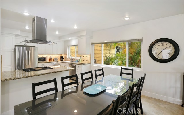 617 Iris Avenue, Corona del Mar CA: https://media.crmls.org/medias/6f5dd05b-f0bf-4309-846c-473f5832ddc6.jpg