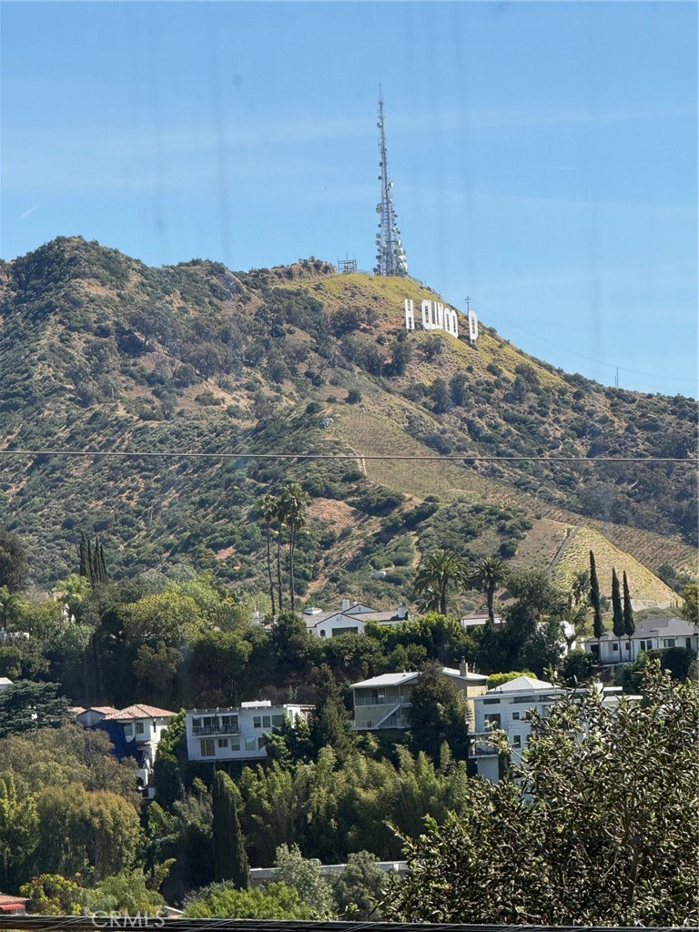 https://media.crmls.org/medias/6f6033f8-5bcb-4534-b79c-631dda7e9196.jpg?preset=X-Large