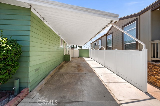 17701 Avalon Boulevard, Carson CA: https://media.crmls.org/medias/6f60c762-246e-48fb-9216-c37bdb002b6d.jpg