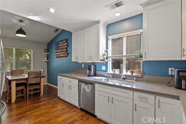 Detail Gallery Image 16 of 29 For 1580 La Linda Ln, Chico,  CA 95926 - 3 Beds | 2 Baths