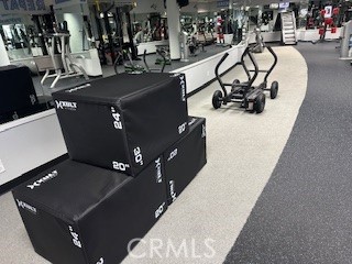 https://media.crmls.org/medias/6f612cd3-e7df-44fc-b435-d676edb3a982.jpg?preset=X-Large