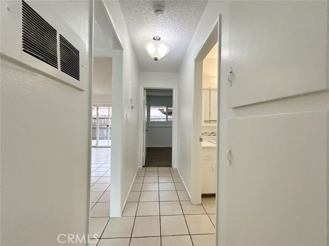 1016 W El Morado Court, Ontario CA: https://media.crmls.org/medias/6f6179a4-0224-4706-992a-08e7cf321fd1.jpg