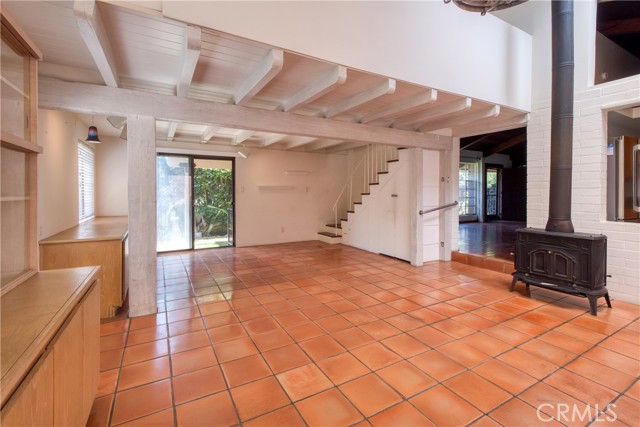 1878 Molino N Avenue, Signal Hill CA: https://media.crmls.org/medias/6f61ee2e-b4d3-49fd-ada1-09b706bfe209.jpg