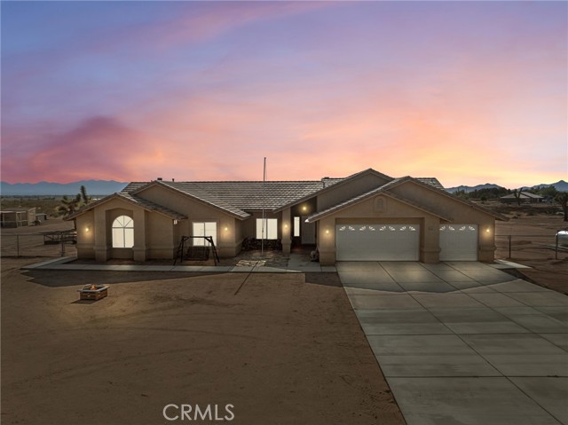 15454 Mustang Avenue, Apple Valley CA: https://media.crmls.org/medias/6f621179-9d3d-46b6-8cec-18bb28841809.jpg