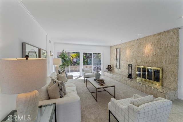 6451 E Shire Way, Long Beach CA: https://media.crmls.org/medias/6f6220da-a6a0-4d8e-b272-0fa1f2473762.jpg