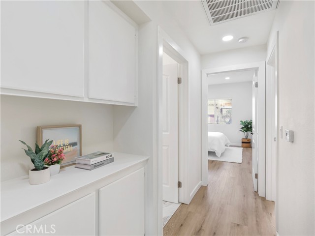 Detail Gallery Image 24 of 45 For 7320 Balboa Bld, Lake Balboa,  CA 91406 - 2 Beds | 2 Baths