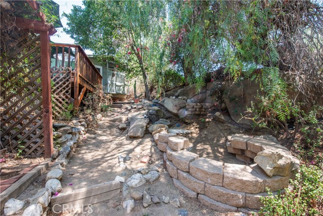 23329 Raymond Street, Chatsworth CA: https://media.crmls.org/medias/6f6336bd-24a8-41bc-ae31-7f51b86bf84d.jpg