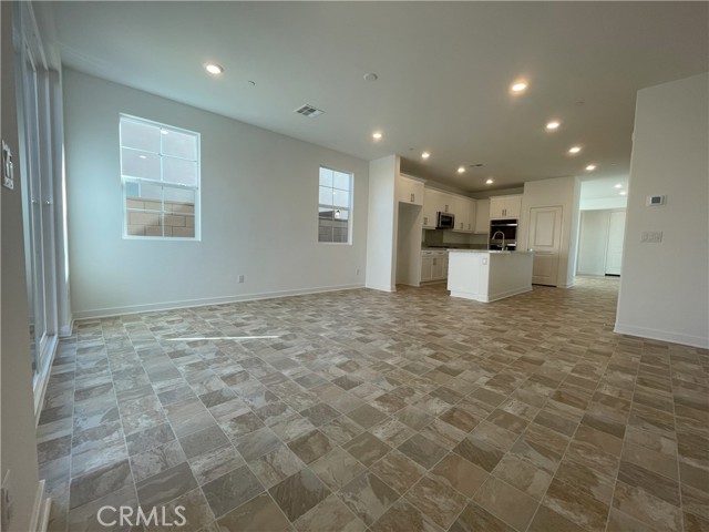 Detail Gallery Image 2 of 21 For 2591 Pheasant Way, Ontario,  CA 91761 - 4 Beds | 2/1 Baths