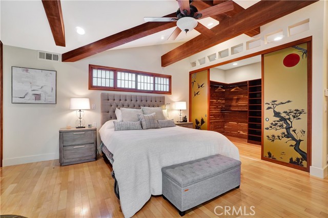 4532 Del Moreno Drive, Woodland Hills CA: https://media.crmls.org/medias/6f63686f-a466-4ab2-9875-60d628ac3877.jpg