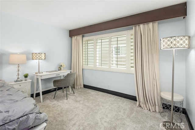Detail Gallery Image 6 of 26 For 1121 N Olive Dr #209,  West Hollywood,  CA 90069 - 2 Beds | 2 Baths