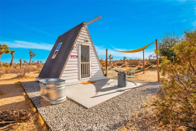 59427 La Crescenta Drive, Yucca Valley CA: https://media.crmls.org/medias/6f64f22c-f56b-4297-9d64-b530691b4733.jpg