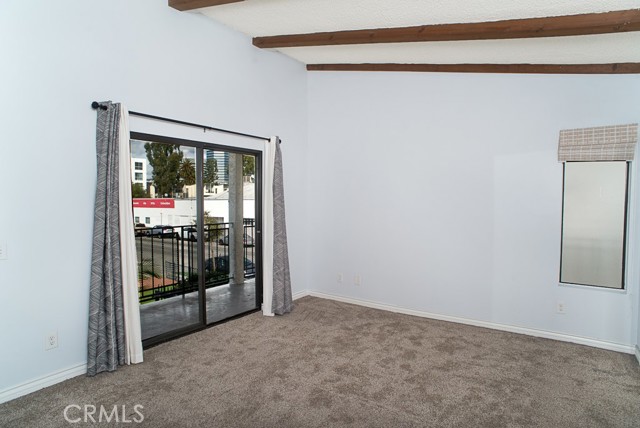 Detail Gallery Image 5 of 12 For 1425 Centinela Ave #1,  Santa Monica,  CA 90404 - 2 Beds | 2/1 Baths