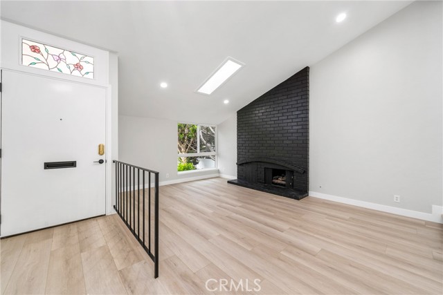 Image 3 of 25 For 9374 Fleetwood Street