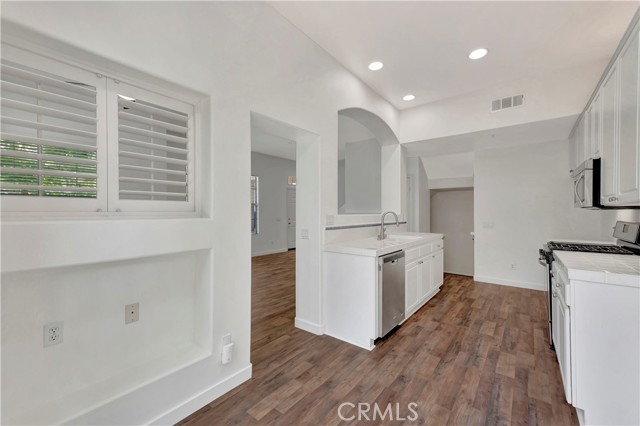 2871 Player Lane, Tustin CA: https://media.crmls.org/medias/6f659e7e-e493-4be8-b8fc-6f24e08aea01.jpg