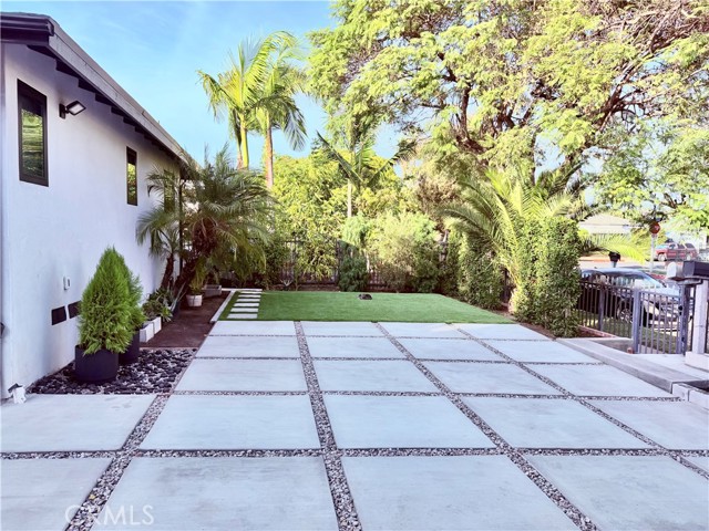 Detail Gallery Image 23 of 30 For 3007 3009 S Hobart, Los Angeles,  CA 90018 - 5 Beds | 4 Baths