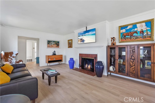 Detail Gallery Image 4 of 19 For 743 N. Janss St., Anaheim,  CA 92805 - 3 Beds | 2 Baths