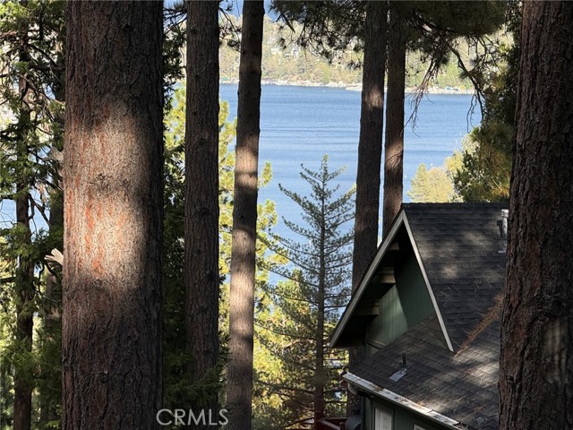 27403 Pinewood Drive, Lake Arrowhead, CA 92317