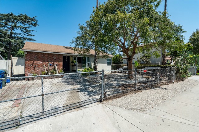 237 W Central Avenue, Monrovia CA: https://media.crmls.org/medias/6f66804e-3539-4ae1-b4a4-39a03286a02b.jpg
