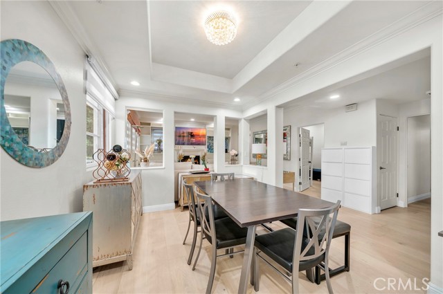 Detail Gallery Image 7 of 46 For 235 S Gale #102,  Beverly Hills,  CA 90211 - 2 Beds | 2 Baths