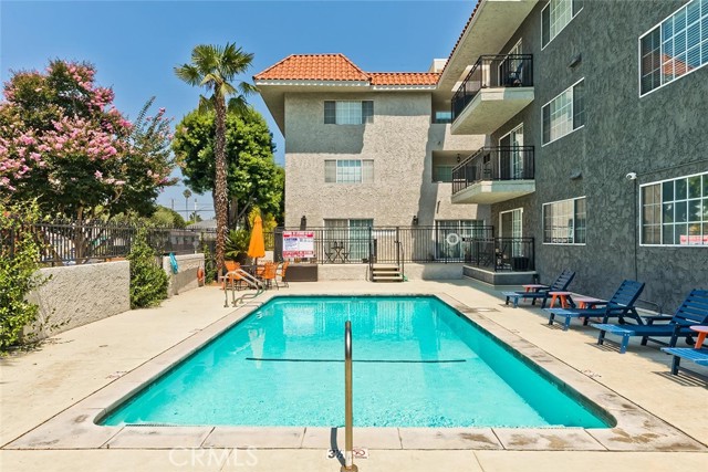 Detail Gallery Image 20 of 22 For 4140 Warner #205,  Burbank,  CA 91505 - 1 Beds | 1 Baths