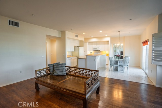 Detail Gallery Image 5 of 34 For 17782 Liberty Lane, Fountain Valley,  CA 92708 - 2 Beds | 2 Baths