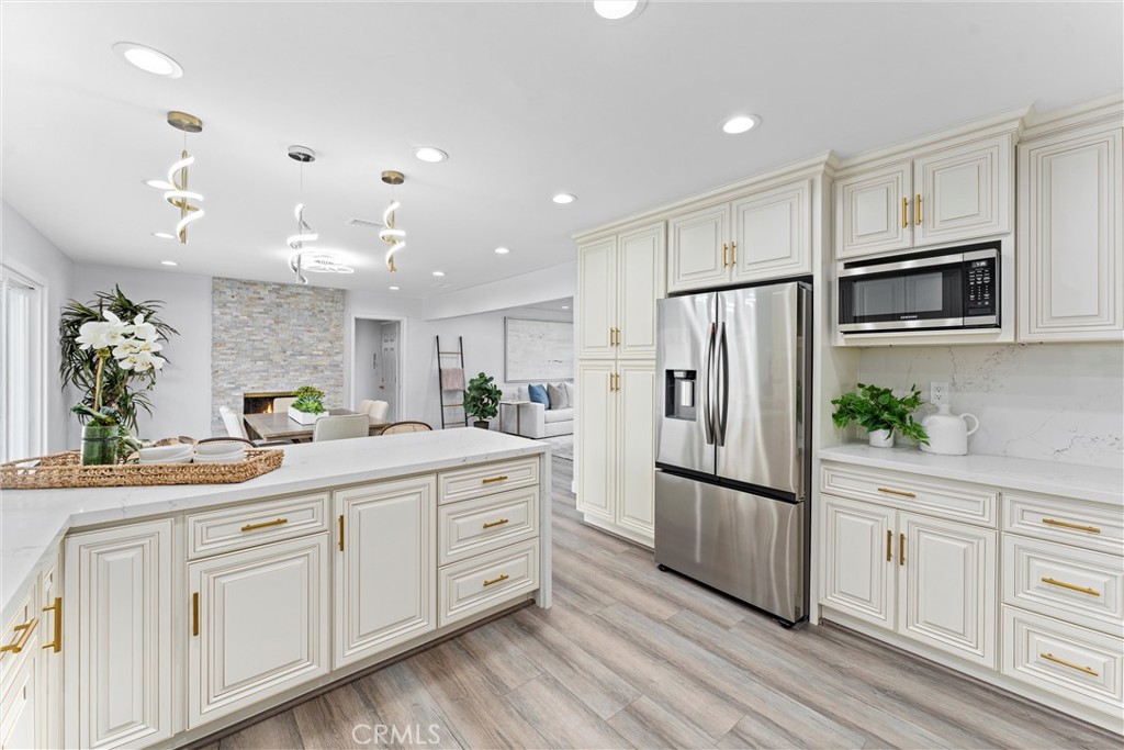 6f6737f8 C832 420e Bae3 02bbfa451c41