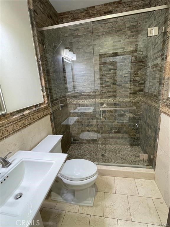 Detail Gallery Image 12 of 15 For 17358 Martha St, Encino,  CA 91316 - 3 Beds | 2/1 Baths