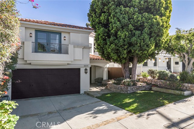 Detail Gallery Image 34 of 36 For 2200 Walnut Ave, Manhattan Beach,  CA 90266 - 5 Beds | 4/1 Baths