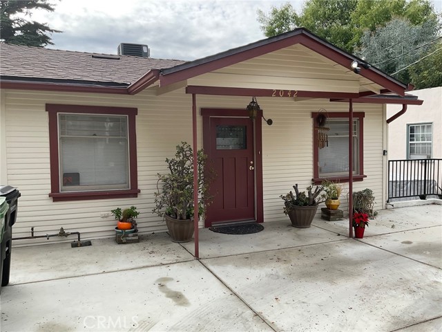 Detail Gallery Image 2 of 28 For 2042 Rome, Los Angeles,  CA 90065 - 3 Beds | 2/1 Baths