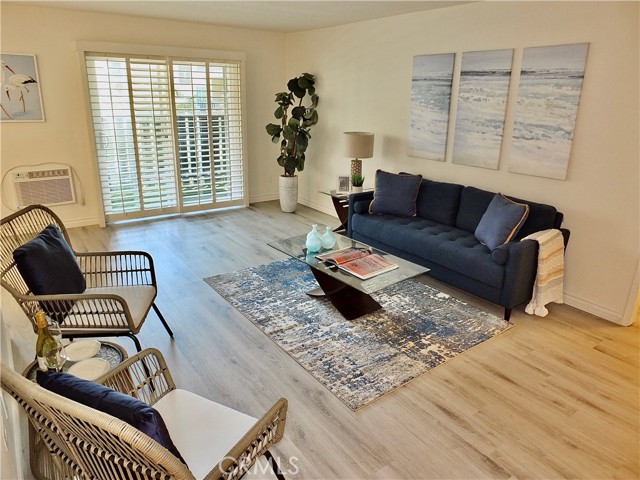 Detail Gallery Image 2 of 33 For 12200 Montecito Rd #B117,  Seal Beach,  CA 90740 - 1 Beds | 1 Baths