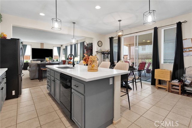 Detail Gallery Image 13 of 42 For 12282 Martinique St, Victorville,  CA 92392 - 4 Beds | 3 Baths