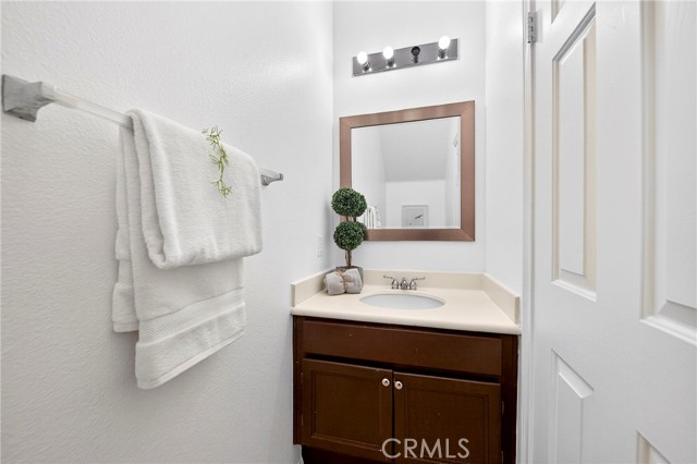 Image 14 of 58 For 13617 Freemont Court