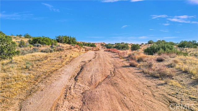 Detail Gallery Image 9 of 11 For 16 Valley View, Apple Valley,  CA 92308 - – Beds | – Baths