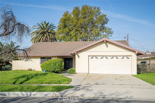 Detail Gallery Image 1 of 39 For 762 N Mulberry Ave, Rialto,  CA 92376 - 4 Beds | 2 Baths