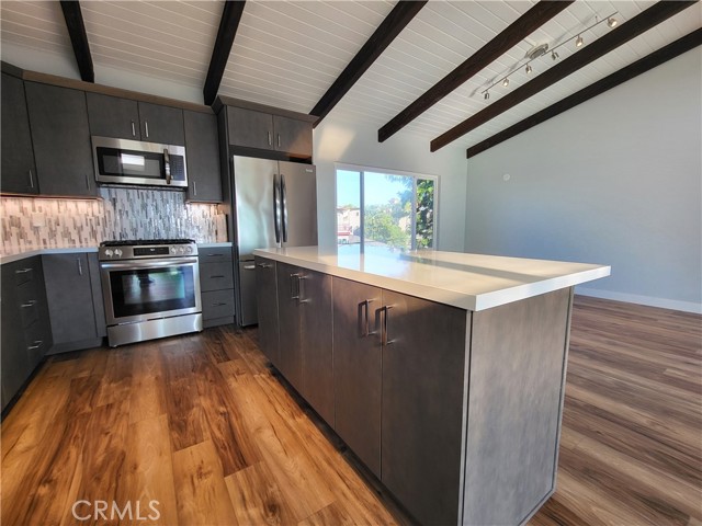 Detail Gallery Image 14 of 39 For 161 Monterey Bld a,  Hermosa Beach,  CA 90254 - 3 Beds | 2/1 Baths