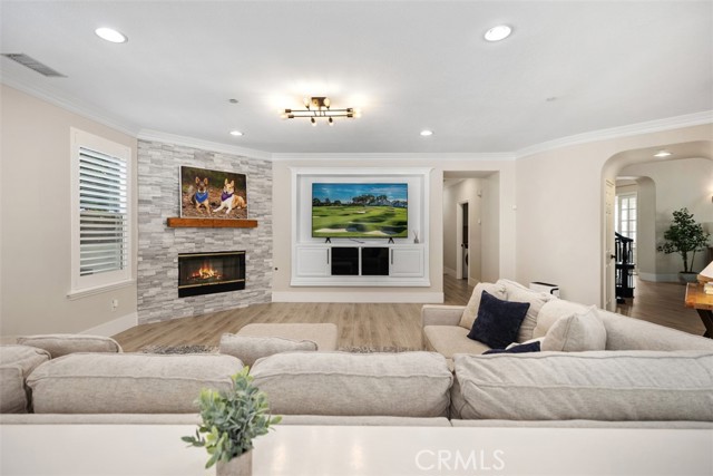 1 Roberts Drive, Coto de Caza CA: https://media.crmls.org/medias/6f6ce71b-683e-4f49-a649-b1d2114be654.jpg