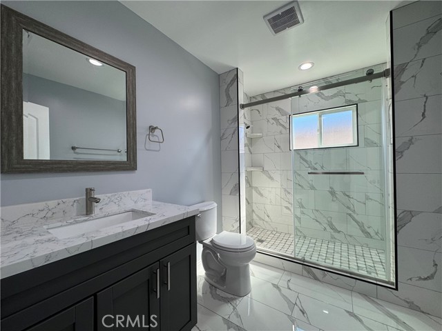 Detail Gallery Image 13 of 26 For 7611 Bloomington Ave, Burbank,  CA 91504 - 3 Beds | 2 Baths